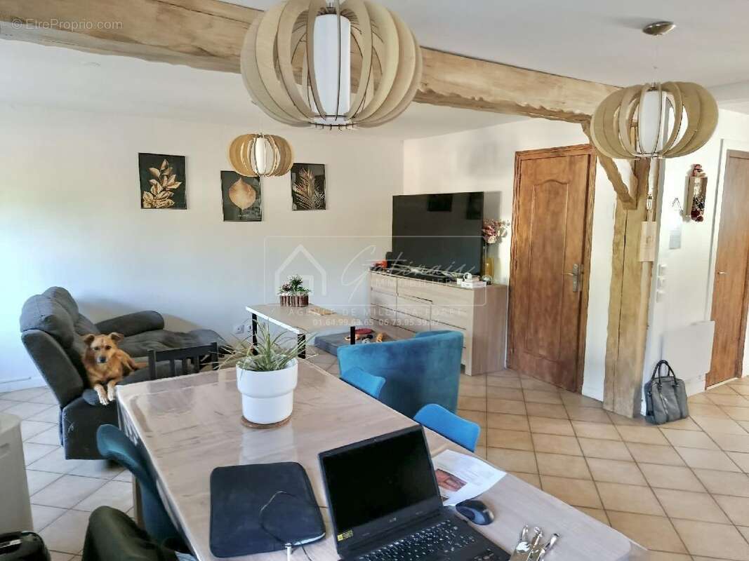 Maison à MENNECY