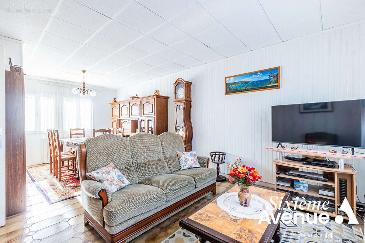 Maison à PARAY-VIEILLE-POSTE