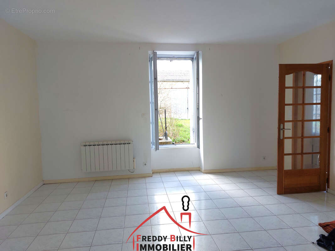 Maison à SAINT-VARENT