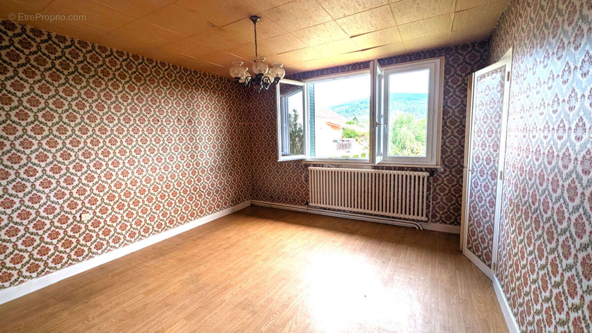 Maison à COUSANCE