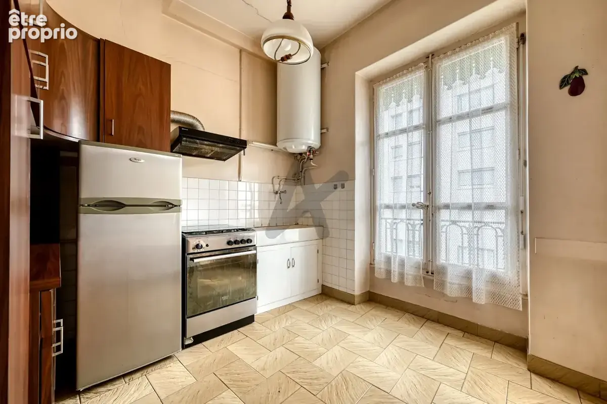 Lyon 7 - Jean-Macé: Un appartement T2 de 52m2 en étage élevé avec vue dégagée. - photo 5