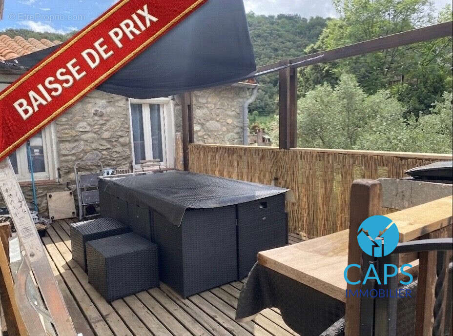 Appartement à REYNES