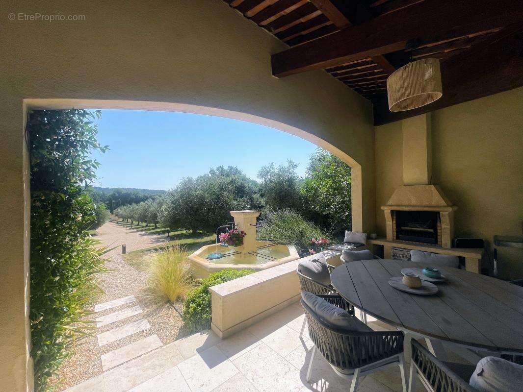 Maison 233 m² à Rognes  - photo 16