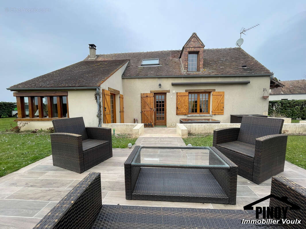 Maison à VILLETHIERRY