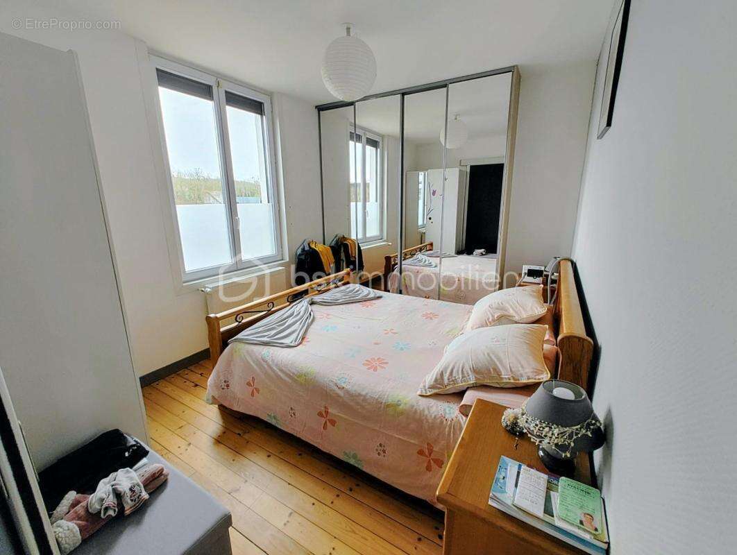 Maison à BAGNEAUX-SUR-LOING