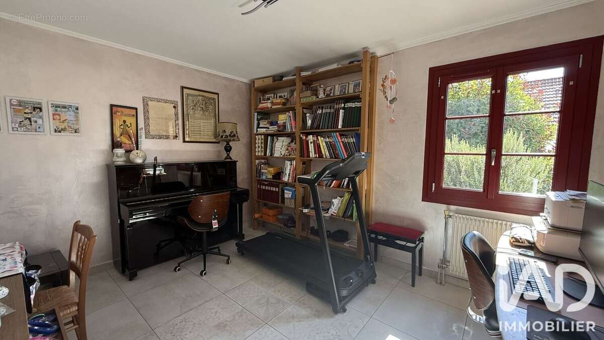 Photo 9