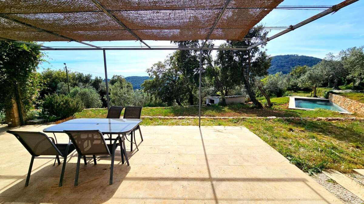 Claviers , Var . Villa contemporaine avec vue dégagée, piscine et terrain de 5800 m² - photo 18