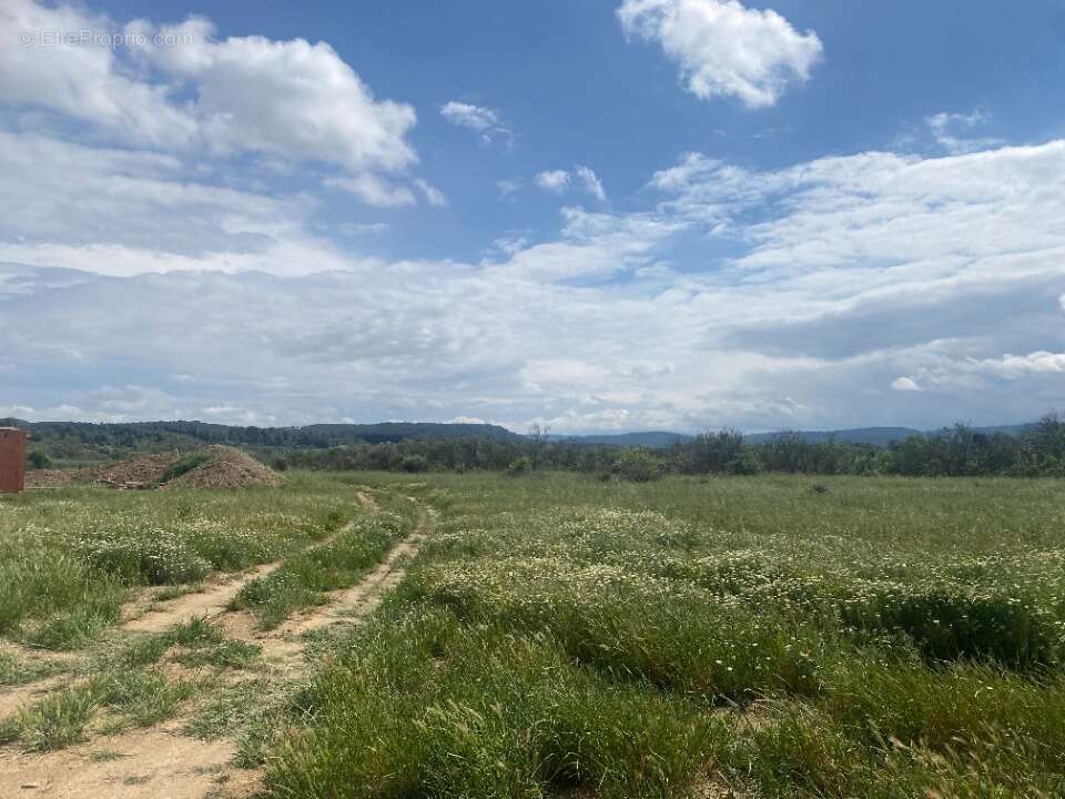 Terrain à FERRALS-LES-CORBIERES