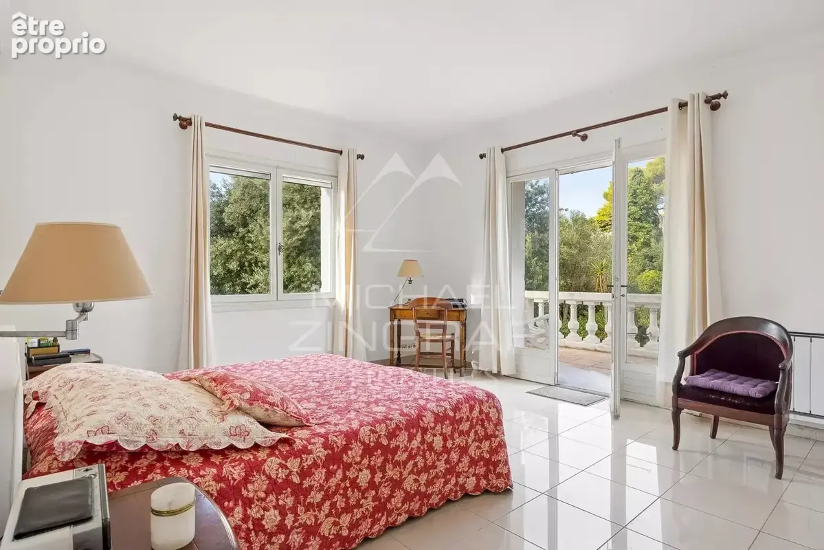 Exclusivité - A l’orée du Cap d’Antibes – Une adresse privilégiée entre mer et commerces - photo 6