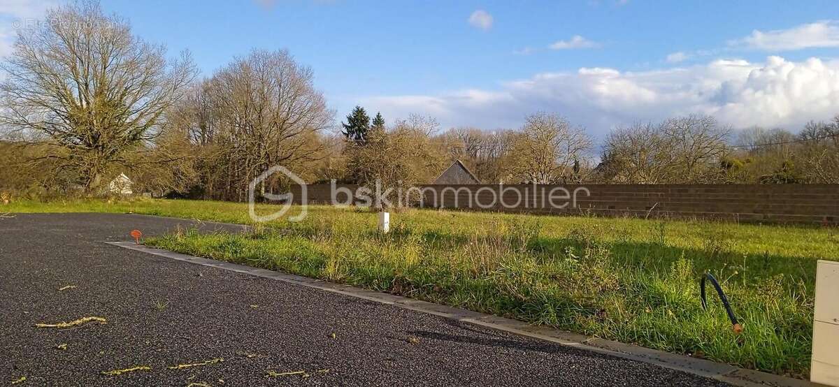 Terrain constructible 1100 m² - photo 3