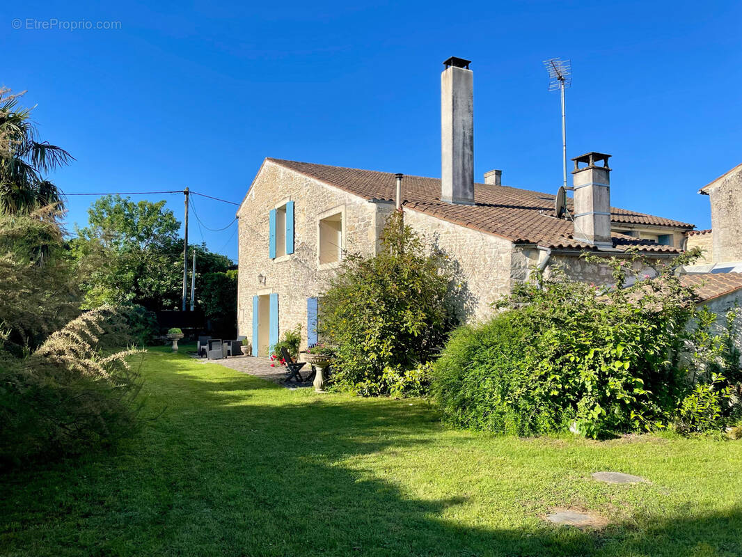 Maison à LES NOUILLERS