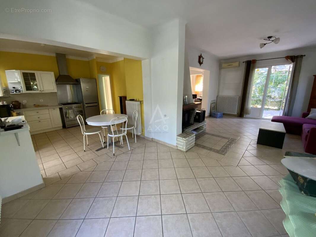 Maison à BOUILLARGUES