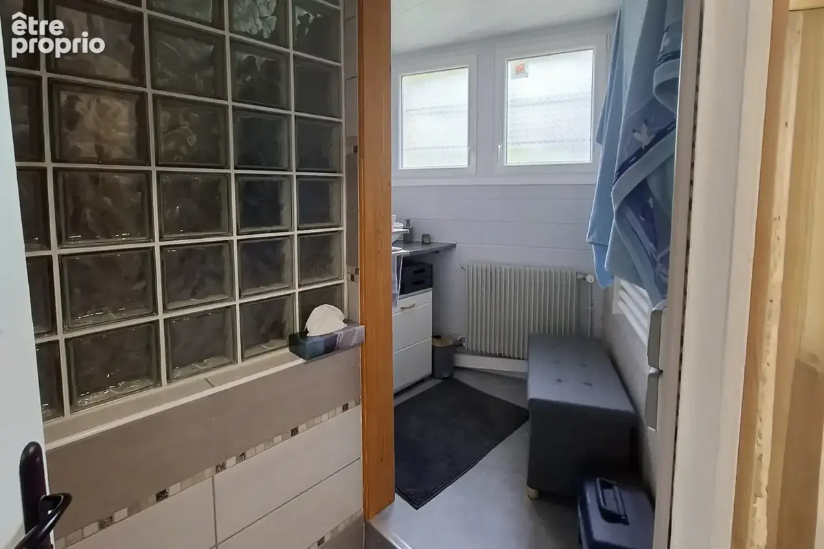Ensemble immobilier avec restaurant et habitations - photo 12