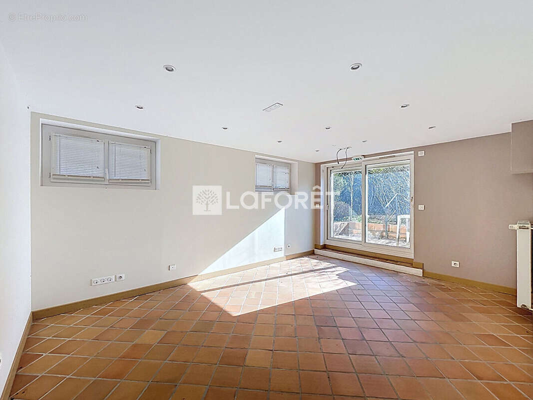 Maison à SAINT-JEAN-DE-LA-RUELLE