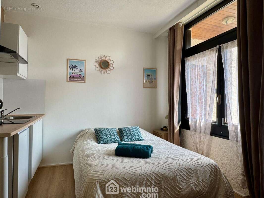 Lumineuse, avec une décoration moderne, - Appartement à CHASSENEUIL-DU-POITOU