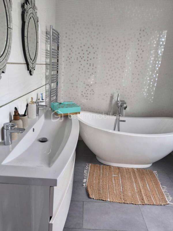 Maison à VERRIERES-LE-BUISSON