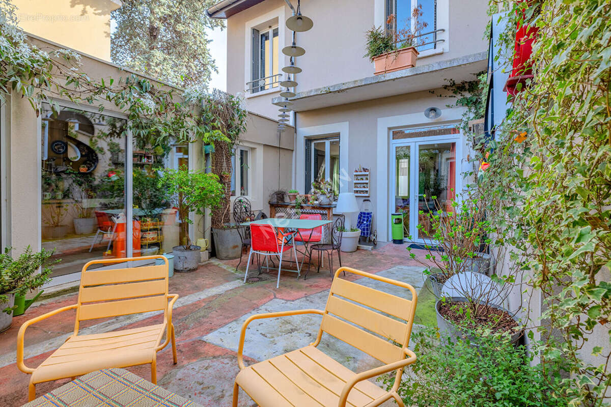 Maison à VILLEURBANNE