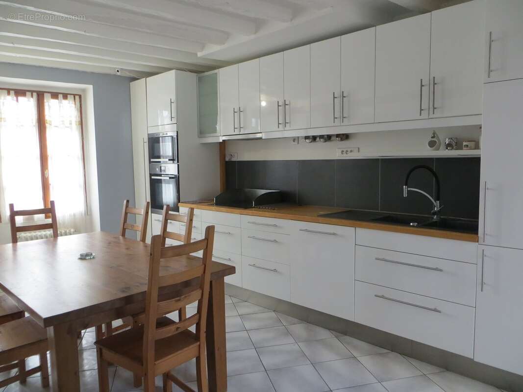 Maison à ISSOU
