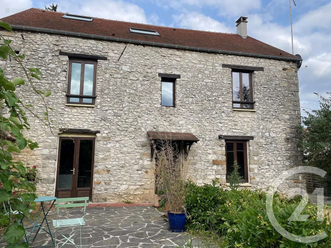 Maison à FERICY