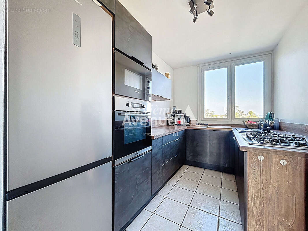 Appartement à DECINES-CHARPIEU