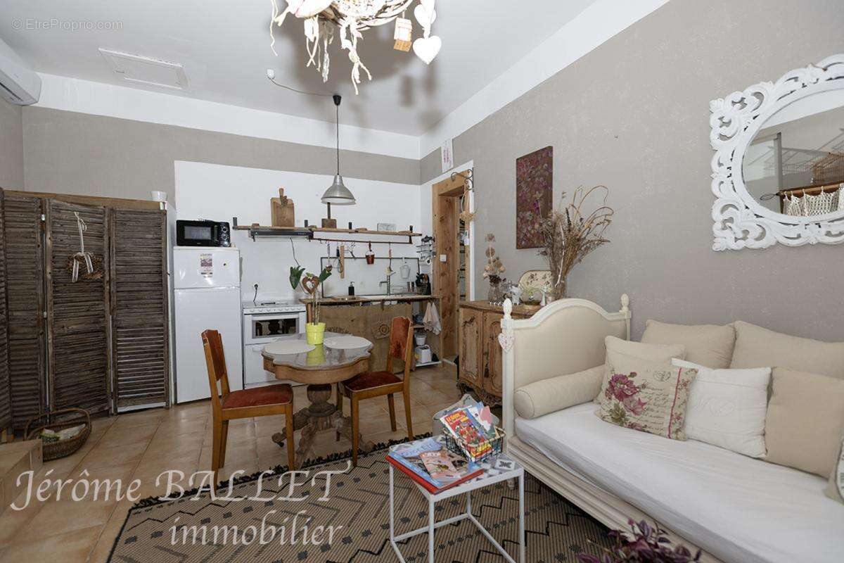 Maison 146 m² à Realmont  - photo 17