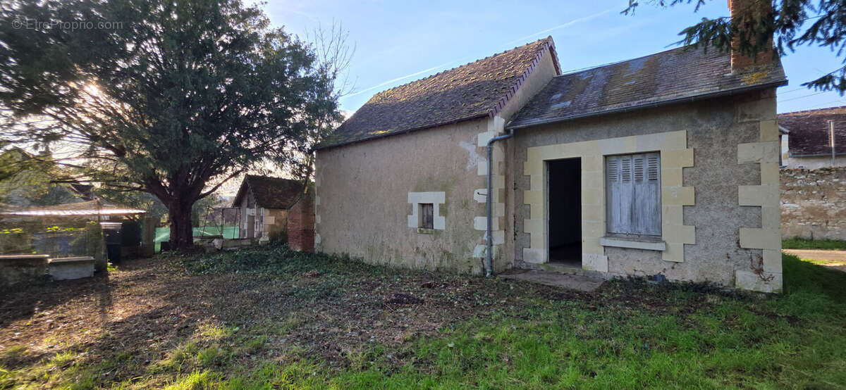 Maison à YZEURES-SUR-CREUSE