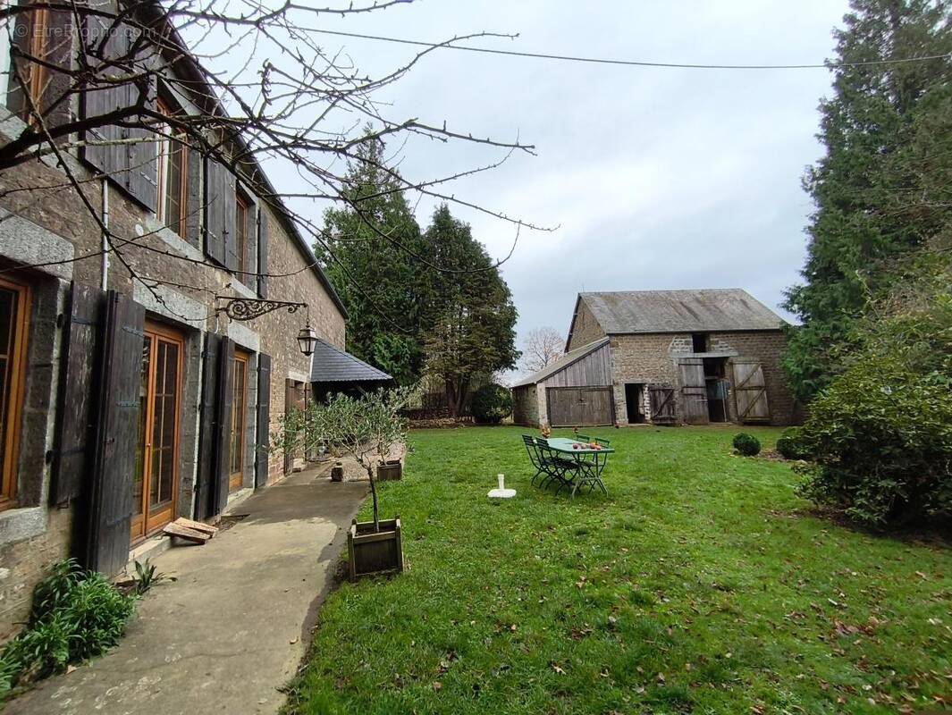 Maison à LONLAY-L'ABBAYE