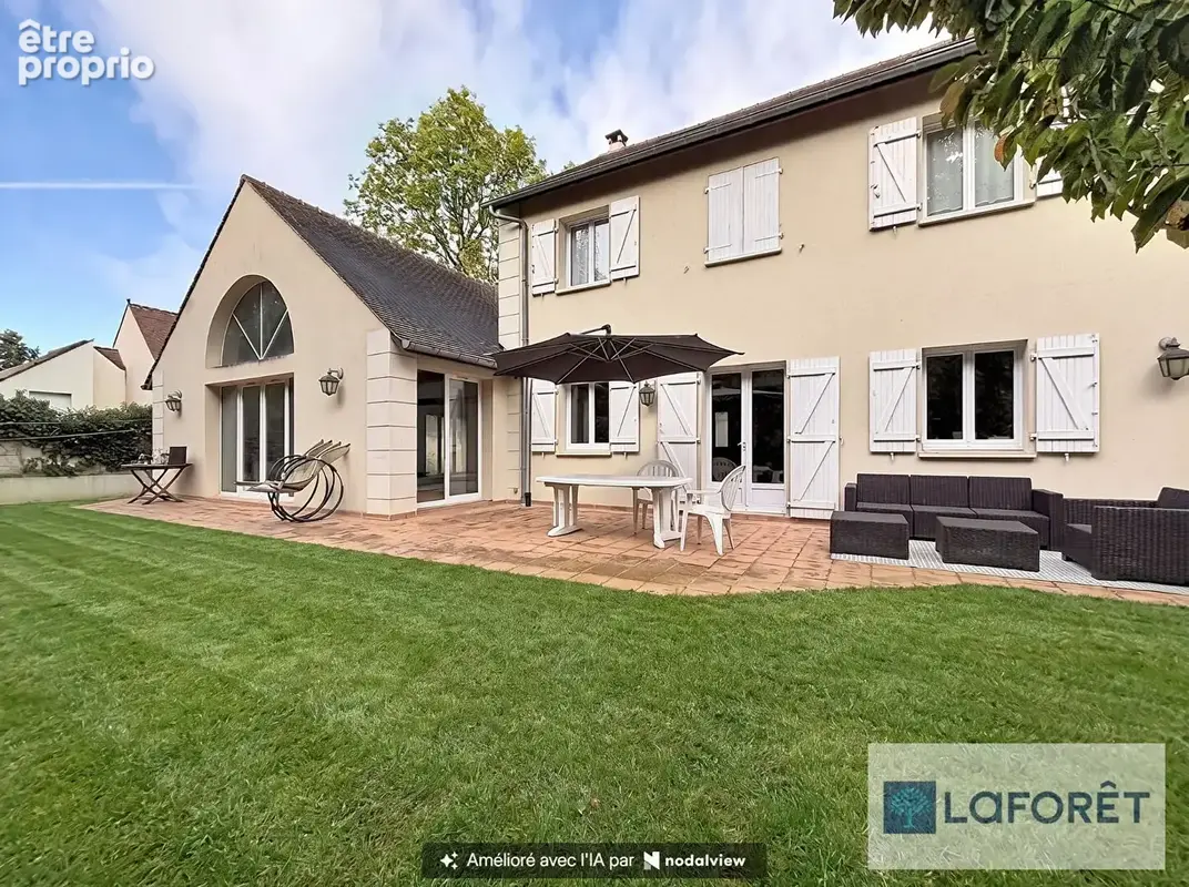Photo Maison à Jouars-Pontchartrain au prix de 595 000€