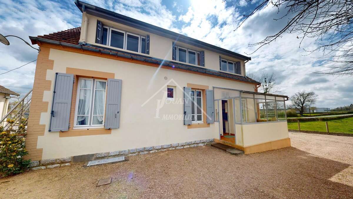 Maison à SALIGNY-SUR-ROUDON