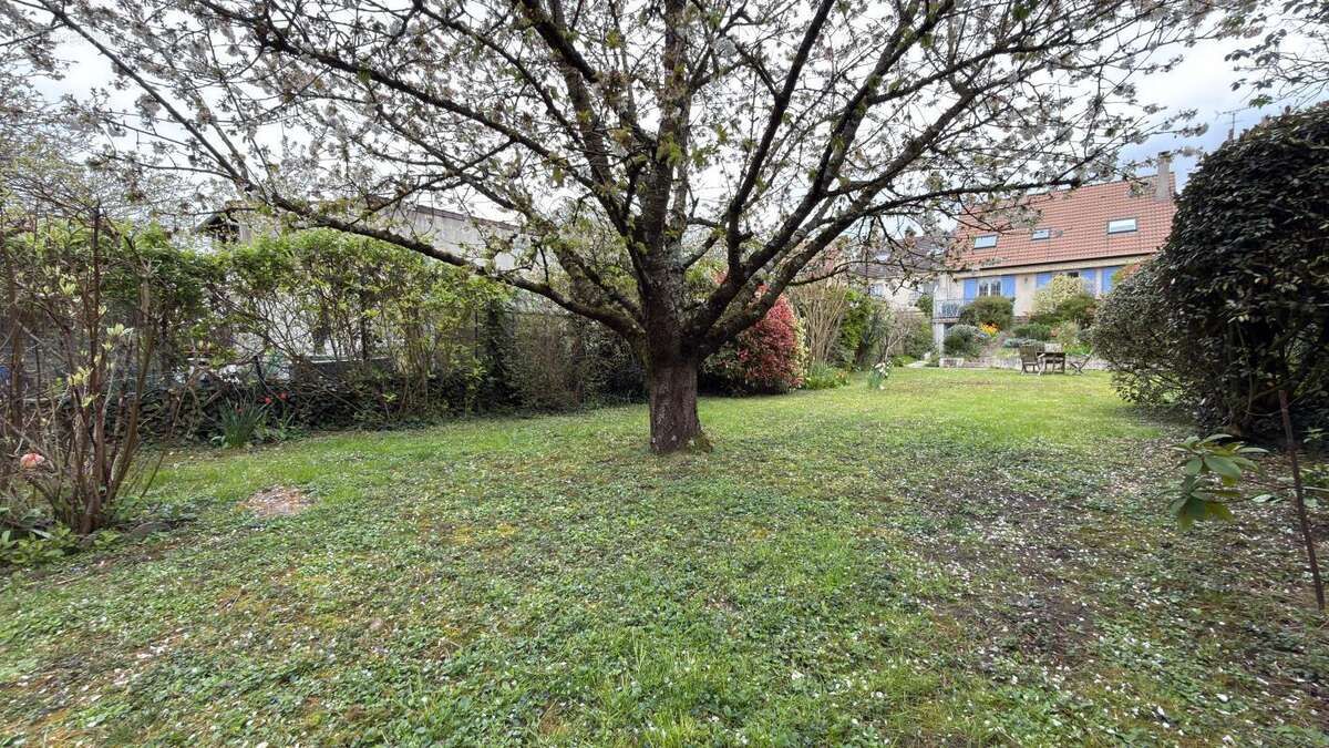 Maison à NEUILLY-SUR-MARNE