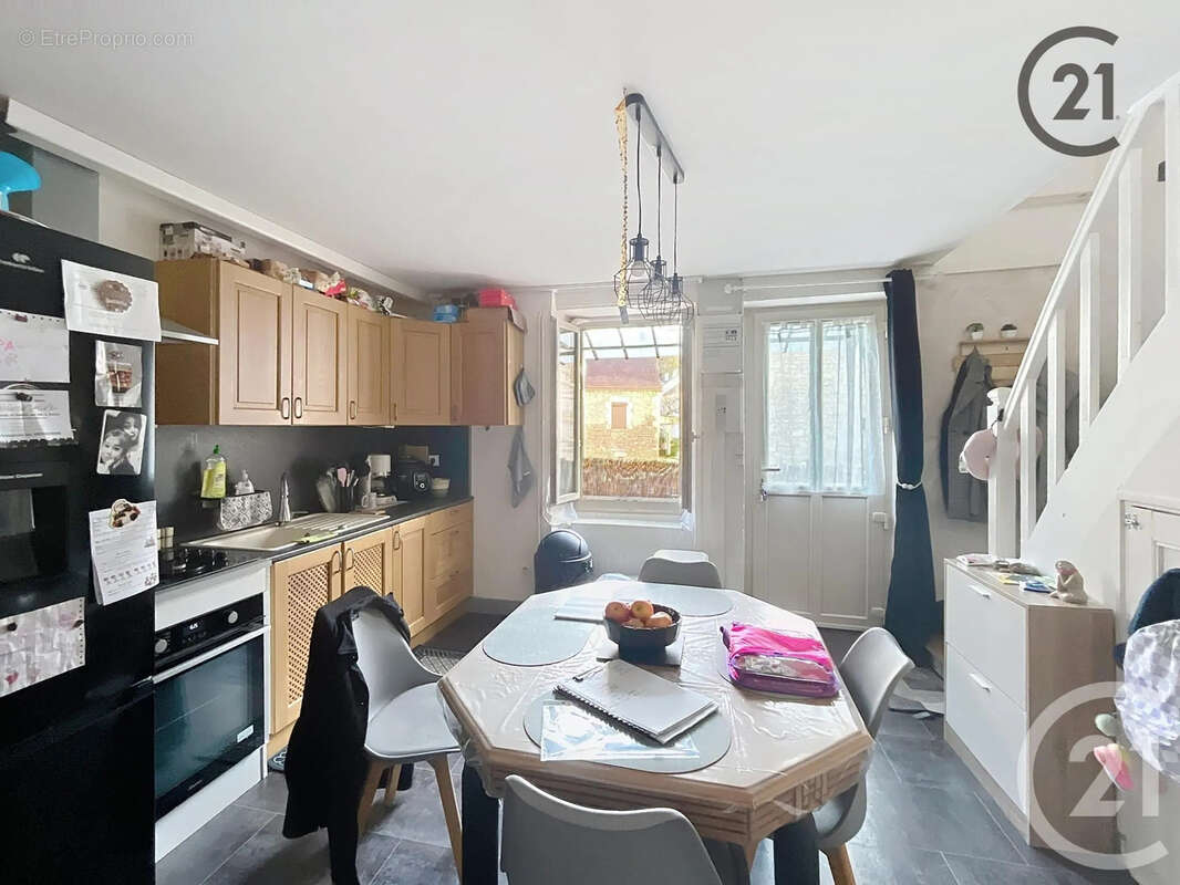 Maison à CHARENTENAY