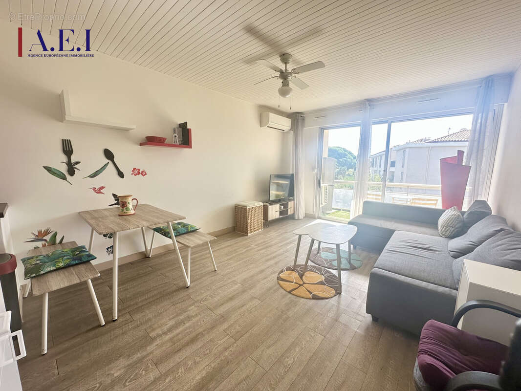 Appartement à SIX-FOURS-LES-PLAGES