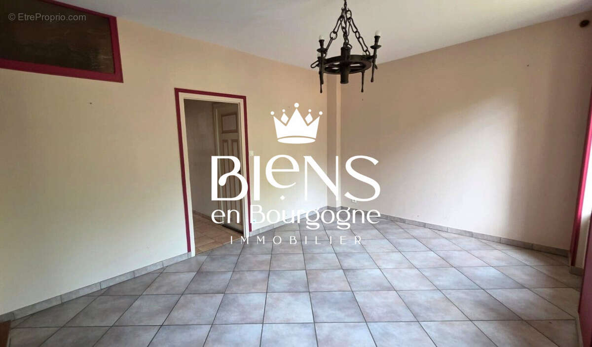 Maison à LA ROCHEPOT
