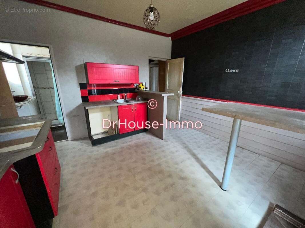 Maison à CONDE-SUR-NOIREAU