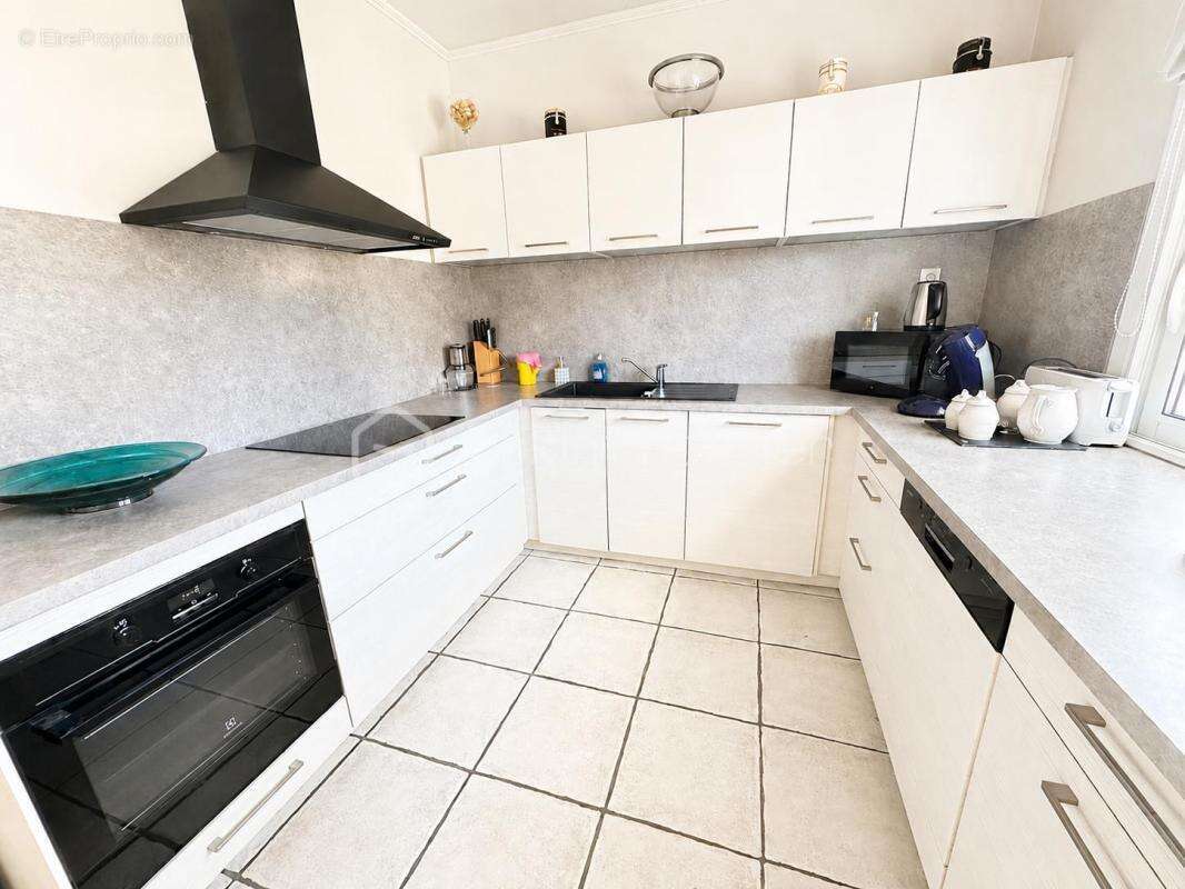 Valras-Plage – Superbe maison T6 de 190 m² avec piscine chauffée et garage sur terrain de 278 m2 - photo 10