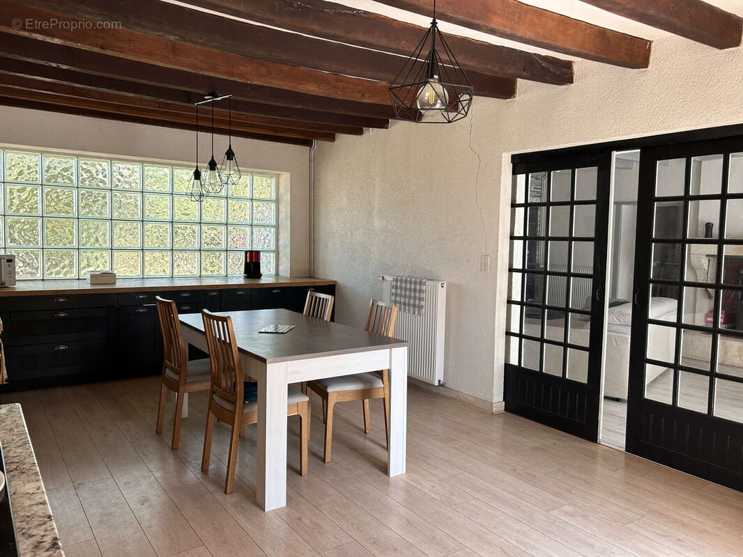 A VENDRE Longère 5 pièces avec piscine et jardin à Prissac - photo 4