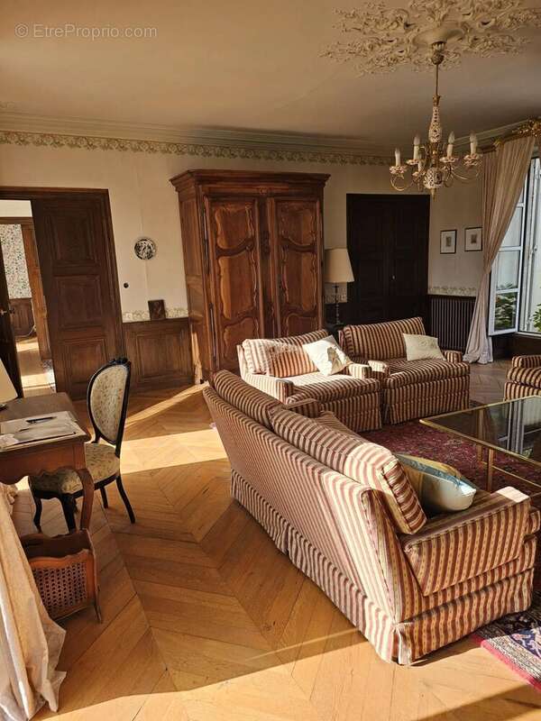 Château Historique à Moulins-Engilbert - photo 15