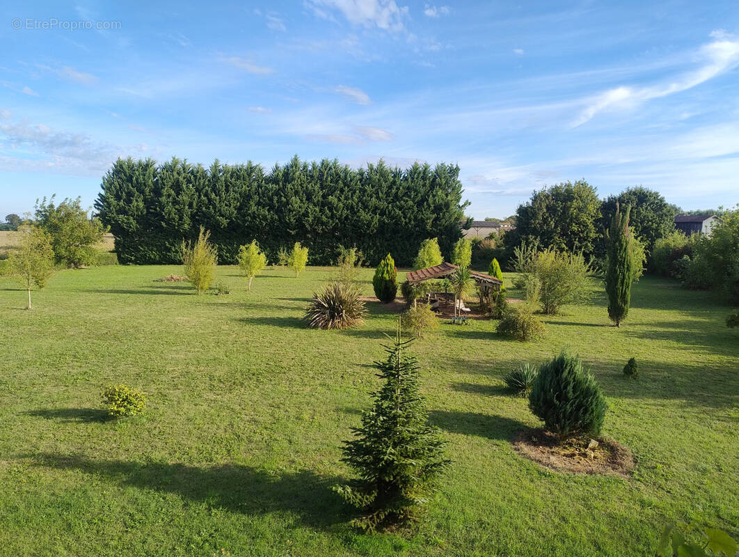 Maison à BOURDELLES