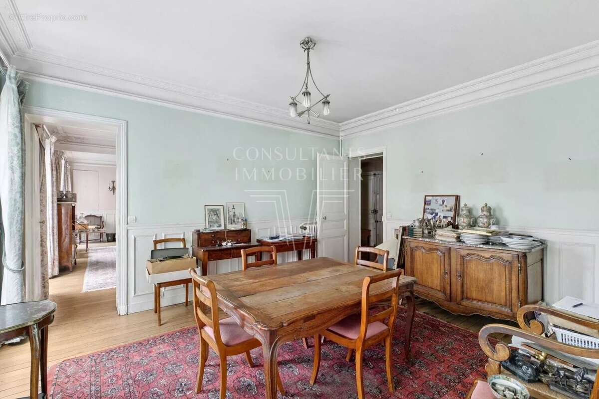 Appartement à NEUILLY-SUR-SEINE