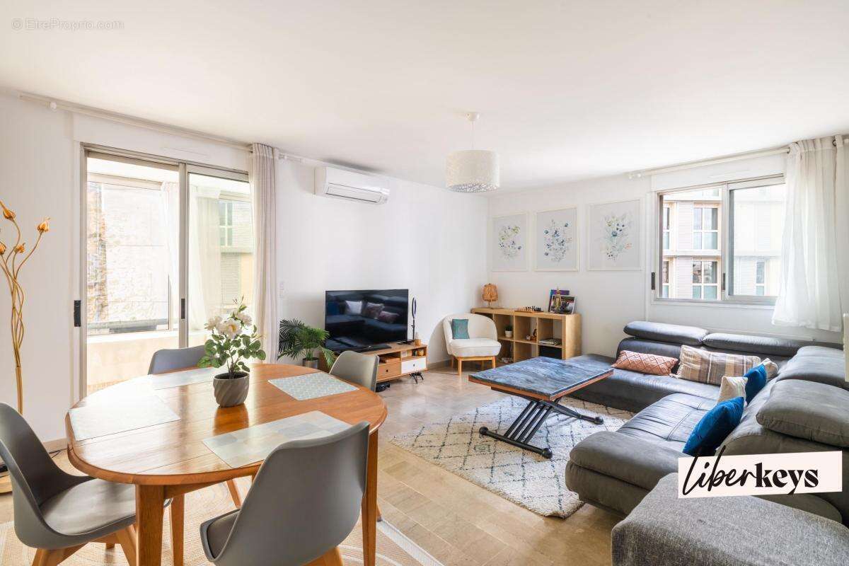 Appartement à MARSEILLE-2E