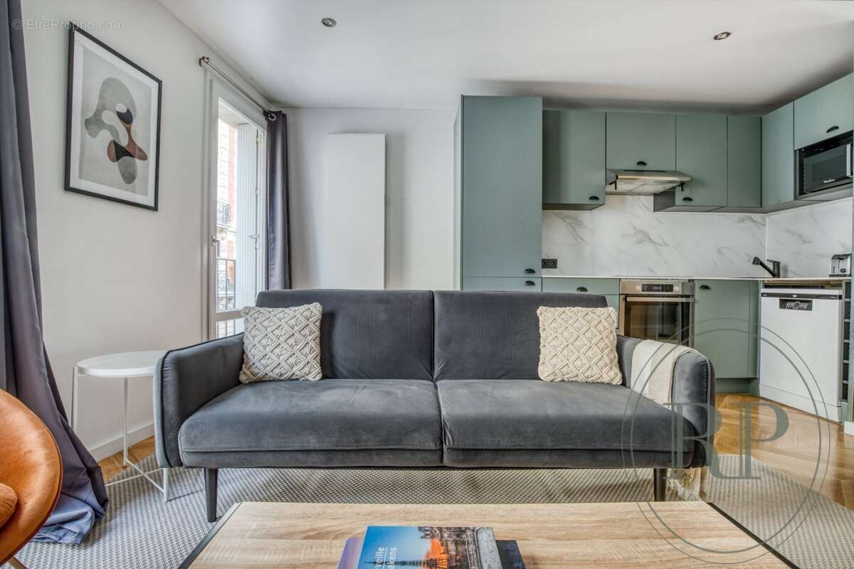 Appartement à PARIS-16E