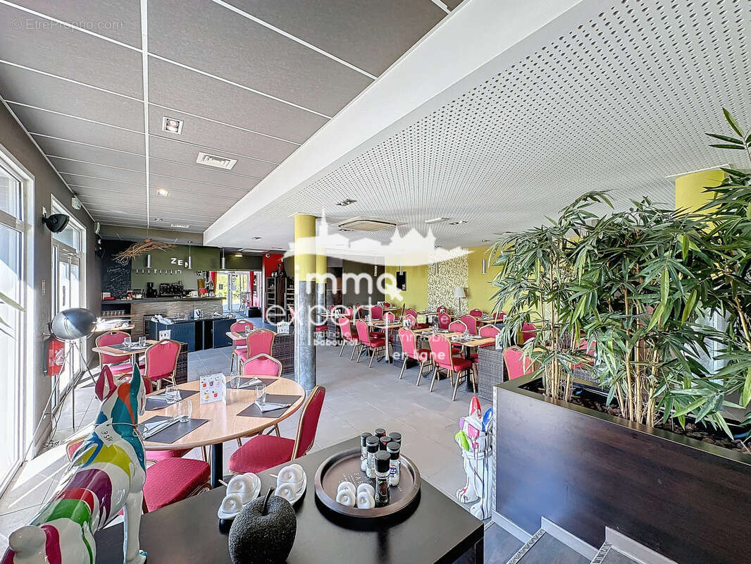 CHARMES   Murs commerciaux d'exception de 1 075 m2   Restaurant, Bar & Salle de Spectacle - photo 13