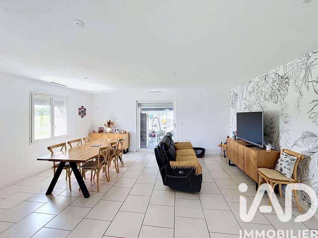 Photo 9 - Maison à MEES