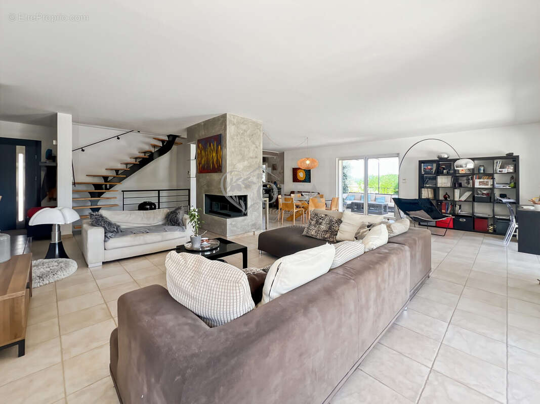 Maison 205 m² à Uzes  - photo 8