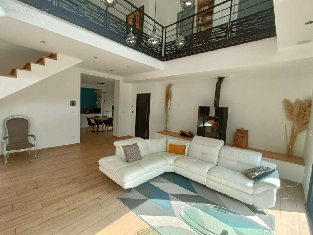 Maison à NOYAL-CHATILLON-SUR-SEICHE