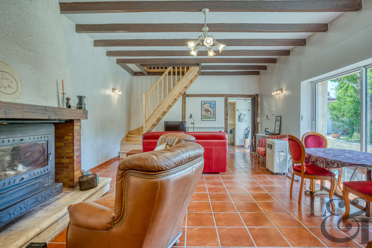 Maison rénovée à vendre proche commerces de Villeneuve-sur-Lot - photo 12