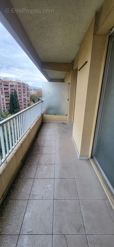 Appartement à MARSEILLE-5E