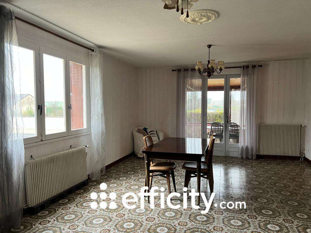 Maison à DIERREY-SAINT-JULIEN