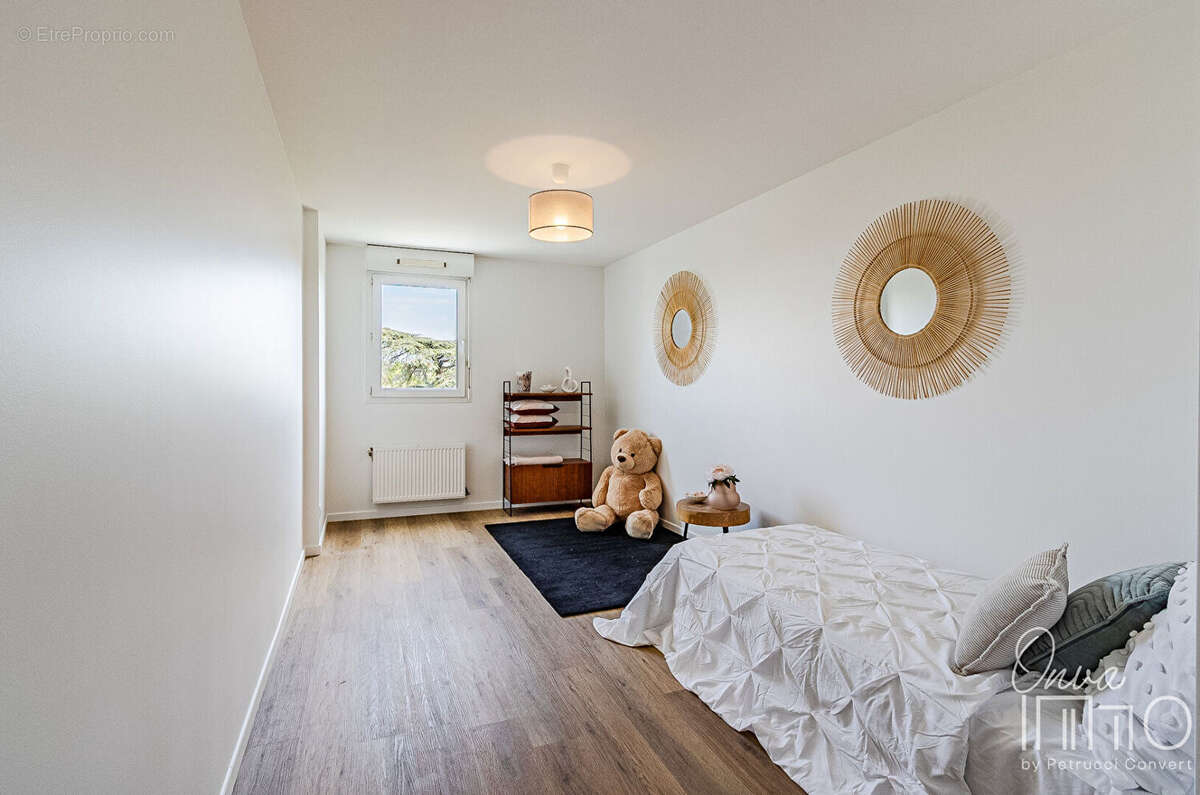 Reconnaissance Balzac / Montchat -  Lumineux T6 de 140m² avec vue dégagée - photo 12
