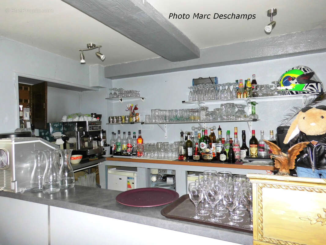 Immeuble de centre ville , hotel-bar-restaurant 13 chambres + appartement privé surface de 620m2 hab., courett - photo 9